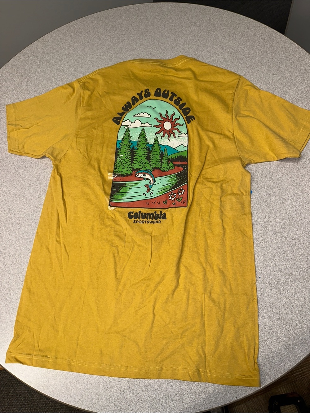 NWT Columbia Men's Golden Yellow Short-Sleeve Tee shirt size Medium
